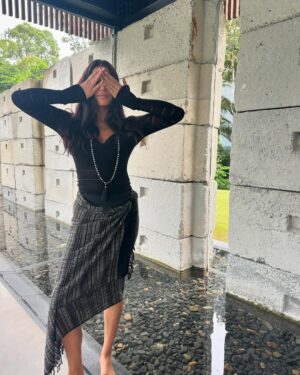 Jessica Gomes Instagram - I want more green in my life 🟢
Friends. Sun baking. Dancing. Slower mornings. Breathing. Deep inhales & exhales. Crystals. Hinterland walks. Long dinners. Flowers. Cacao. Fresh organic produce. Farmers markets. Cooking. Fun events. Gatherings. Singing. Rapping. Journalling. Swimsuits. Nagnata. Retreats. Detoxes. Ceremony. Sexy hottie photoshoots. Yoga. Deep connections. Rolling green hills. Long chats under the stars. Hangs by the fire. Belly laughs. Crys. Nature sounds. Ocean dips. Tea ceremonies. Sunsets. Sunrises. Rainbows. Bakeries. General stores. Greens from the garden. Gardening. Roses. Essential oils. Steamies. Salt scrubs. Spa days. Bi carb. Cold dips. Cards. Prayers. Women’s circle. Community. Country roads. Pot holes. Snakes. Butterflies. Birds. Burning Sage. Candles. Horses. Green paddocks. Cows. Surf talk. Swimming Pools. Sheep. Wooden fences. Incense. Books. Diary entries. Antique stores. Fresh herbs. Homewares. Baskets. Long chats about the same thing. And on and on and on. 🥀