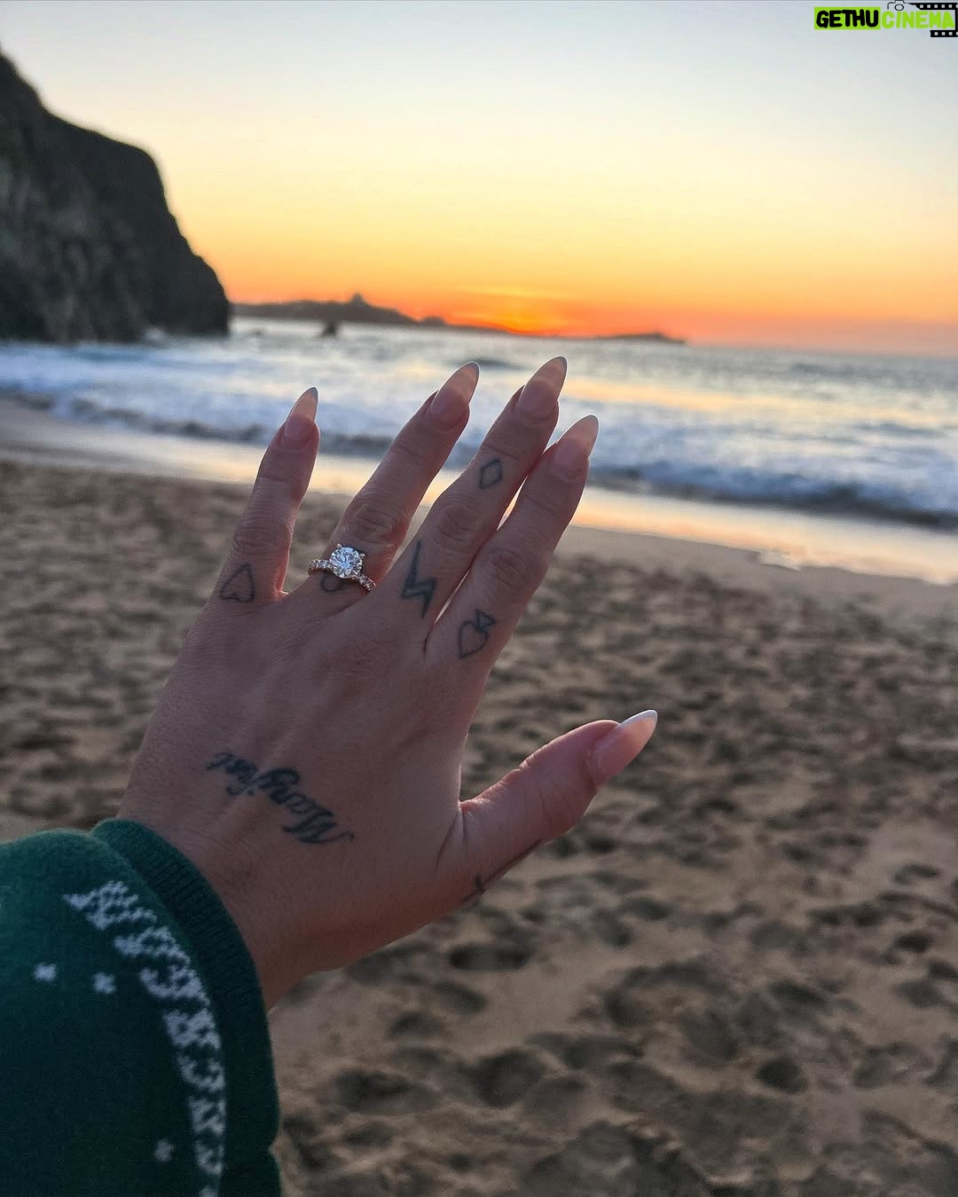 Jesy Nelson - 601.9K Likes - Just got engaged to my best friend 🥹💍
