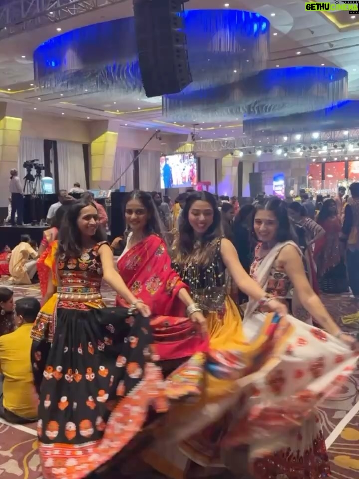 Jheel Mehta - 63.4K Likes - Beats, Colors and endless garba with the Andheri Bois 💖🧿 #navratri