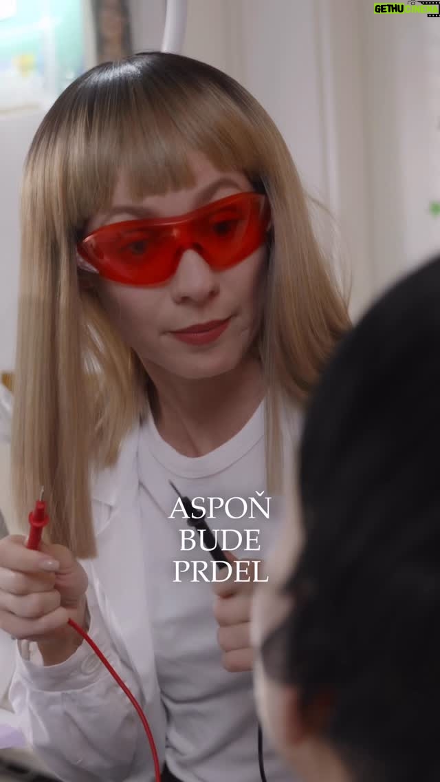 Jiřina Daňhelová - 38.7K Likes - Čisté čelisti,
smutní dentisti. 
🙈💸

Pro zapálence tu mám bizární soutěž o zásobu parodontaxu s inovativním složením s kyselinou hyaluronovou, která je klíčový stavební kámen silných dásní a to vše na rok zdarma. 😀😀
To máš vyřešený svátky narozky i vánoce dopředu. 

Podmínky : 

1. Dej LIKE příspěvku
2. Označ, TAGni kamaráda, který by chtěl být také expert a vyhrát roční zásobu zubních past , ( nebo kterému je potřeba něco mírně naznačit ) 
3 výhry = 3 výherci
Soutěž trvá od 13-19.9.

#Parodontax #ExpertvPeciODasne #ParodontaxBeauty 
#spoluprace