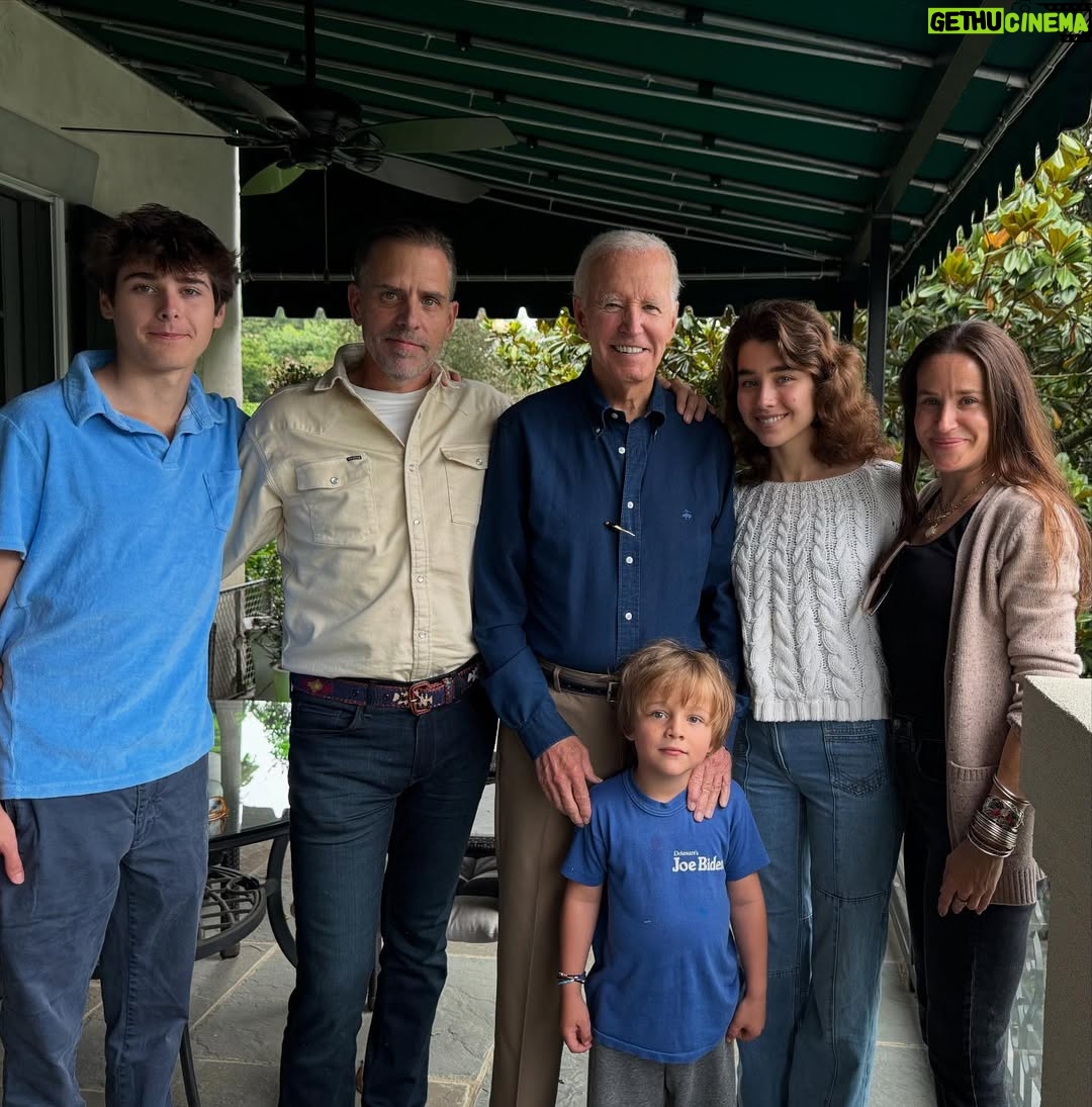 Jill Biden - 311.6K Likes - The best dad, pop and great-grandpop. Happy Father’s Day! We love you. 💕