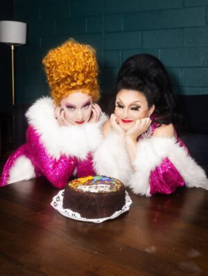 Jinkx Monsoon Instagram - 🎂👯‍♀️Sisters, sisters… many men have tried to split us up but no one can (except for that quack doctor who separated us at birth!) Happy birthday!!! @bendelacreme 

Photos by @mettieostrowski