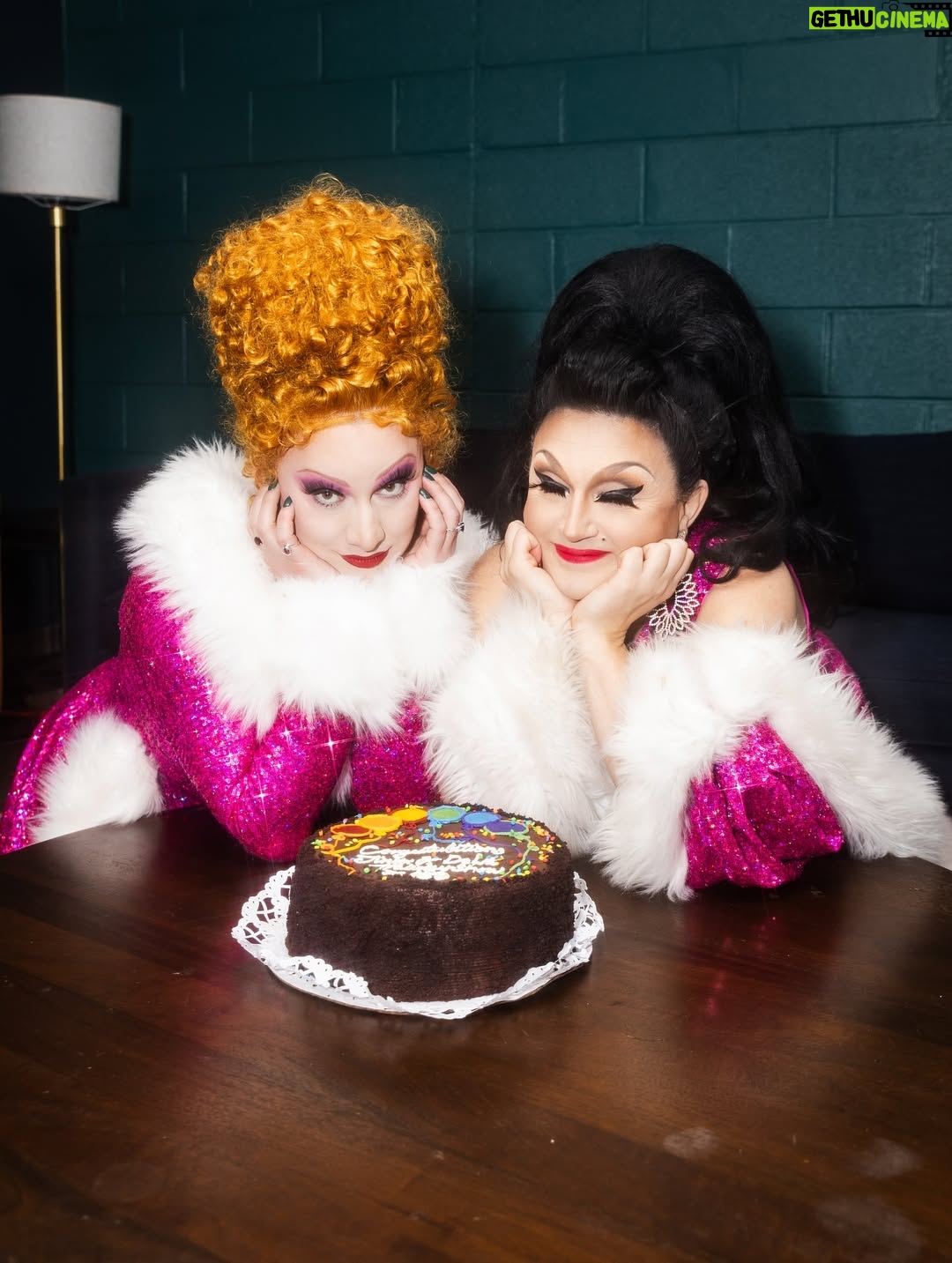Jinkx Monsoon - 81.2K Likes - 🎂👯‍♀️Sisters, sisters… many men have tried to split us up but no one can (except for that quack doctor who separated us at birth!) Happy birthday!!! @bendelacreme 

Photos by @mettieostrowski