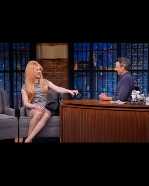 Jinkx Monsoon Instagram - @latenightseth tonight! thank you for the birthday cake - (Mary Todd’s favorite!) 🎂

@ohmaryplay @jinkxanddelaholiday 

📷: Lloyd Bishop/NBC (@lloydbishop)
Stylist: @americanwastoid 
Hair: @daveydidmyhair

#latenight