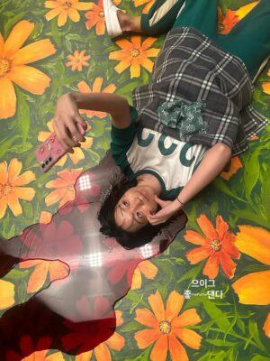 Jo Yu-ri Instagram - 으이그~~!
주니 Be happy when we meet again.