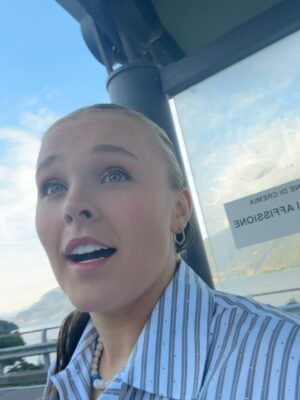 JoJo Siwa Instagram - Golden days in Italy✨🇮🇹 
First time traveling to a new country alone…. Almost went without a hitch… quite literally had one hitch. Swipe to last slides to see what I’m talking about😅
Now headed back home for my last week of rehearsals for my INFINITY HEART tour in Europe next week!🤍