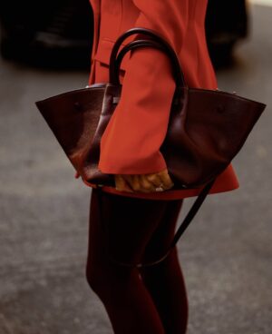 Jocelyn Osorio Instagram - Big NYFW energy ⚡ @aliceandolivia turning the streets into a runway 💋 #nycstreetstyle #nyfw