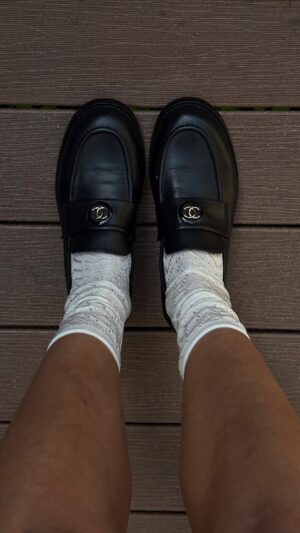 Jocelyn Osorio Instagram - Porque nada dice fall chic como un par de moccasins 🤎 @chanelofficial