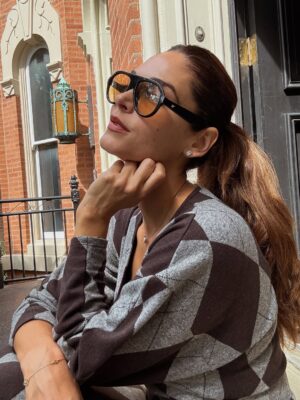 Jocelyn Osorio Instagram - Enjoying everything this strikingly beautiful city has to offer with my favorite people. Let’s see if I can endure the winter…And saving the best for last — that skyline! 🌃
Disfrutando todo lo que esta ciudad tan impresionante tiene para ofrecer con mis personas favoritas. Ahora a ver si logro sobrevivir el invierno…Y para cerrar con broche de oro — ese skyline espectacular.
#Chicago #ChicagoLife #SkylineViews #FamilyMoments #CityVibes #WinterIsComing #UrbanExploration #FamilyLove #TravelWithKids #CityLiving #skylinelove