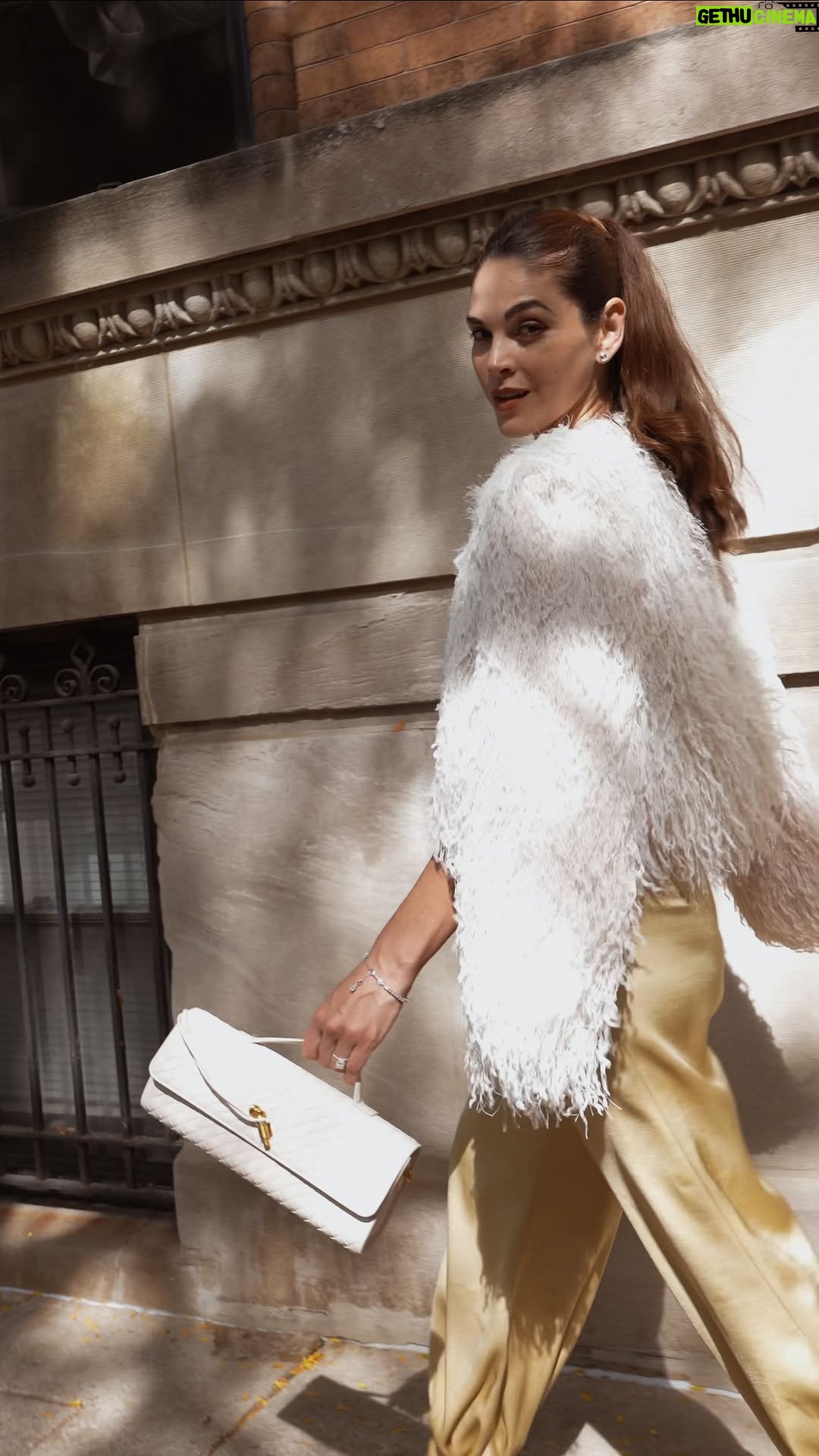Jocelyn Osorio - 3 Likes - 🍂 Because every season deserves a little @zara refresh.  #zaraoutfitsdaily #zara #falloutfit 📸 @serg.mantilla