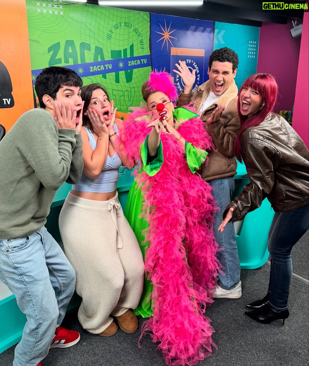 Johanna San Miguel - 83.9K Likes - Tutti Frutti con nuestra invitada mega especial Queca!! UN HONOR ✨💅