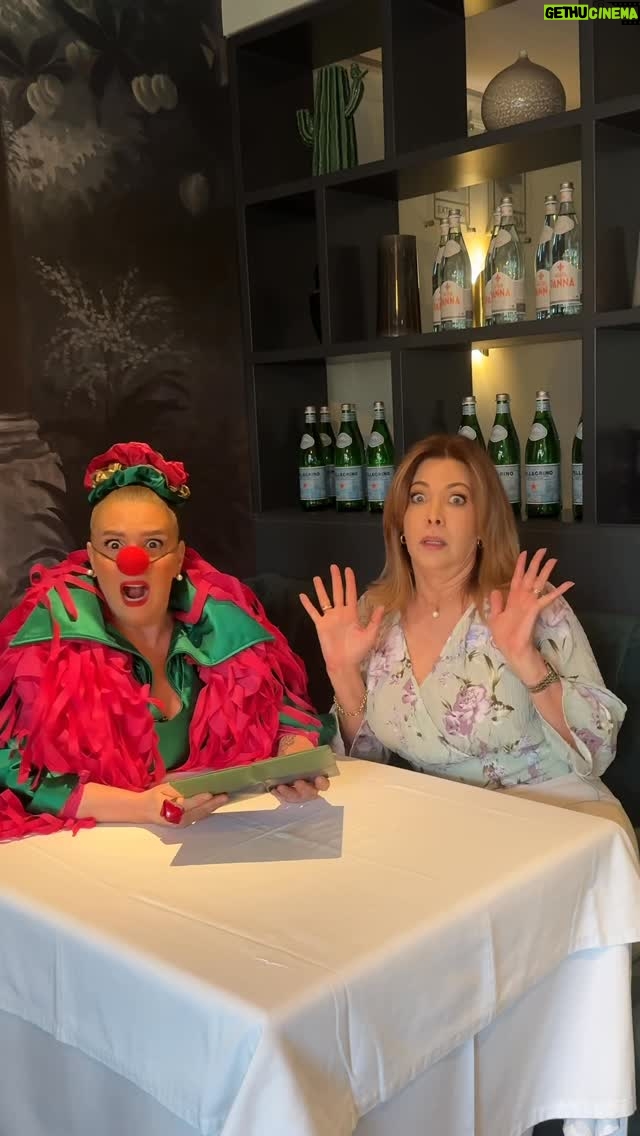 Johanna San Miguel - 261.8K Likes - El plato más caro darling @mariterebraschi 

#comedia #humor #queca #johannasanmiguel #maritere

Agradecimiento: @osteriaconvivium