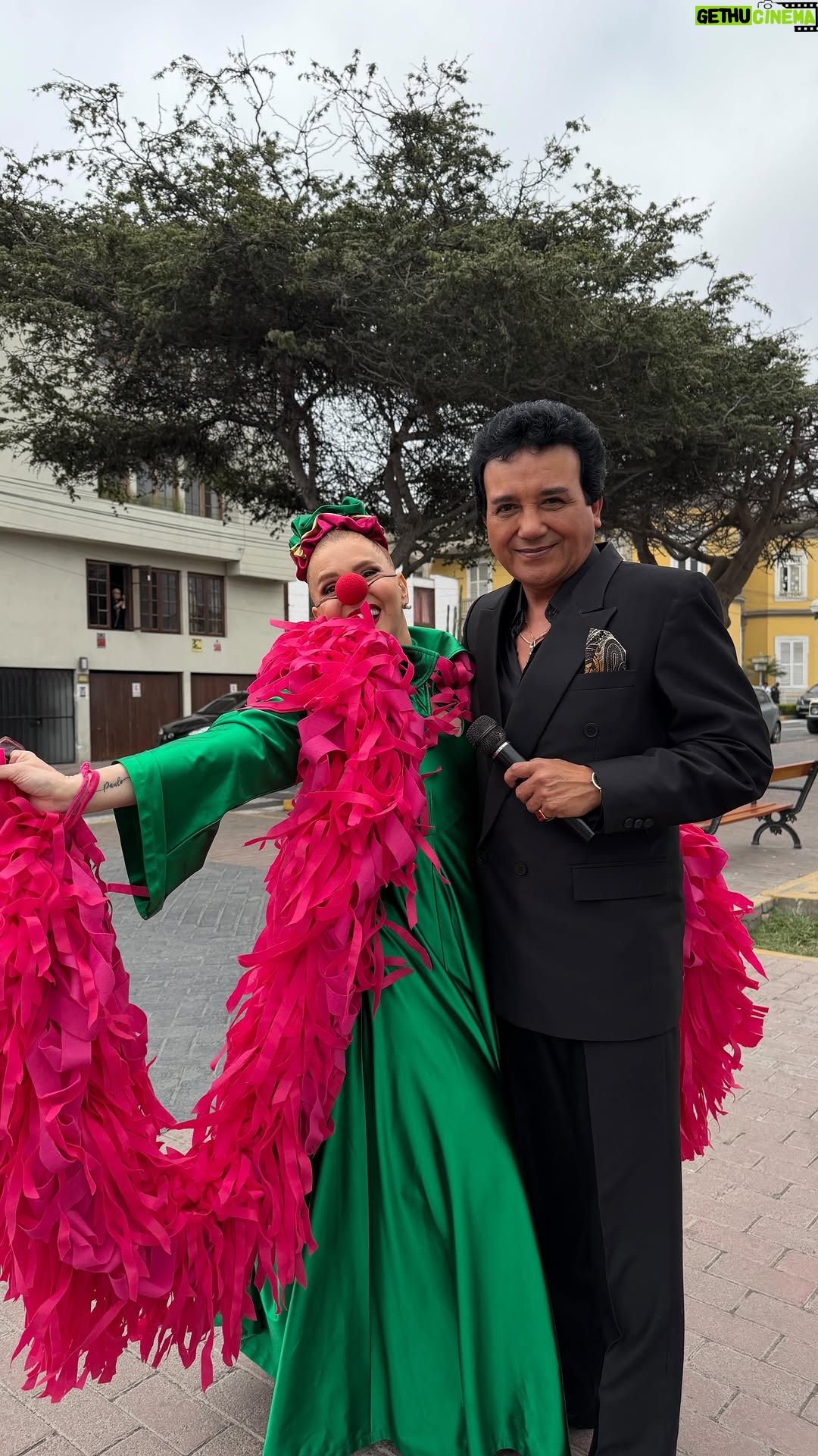 Johanna San Miguel - 43.2K Likes - Soy un volcán apagadoOoOOooOO 🗣️

Con el grande @carlosburga_josejose increíble voz