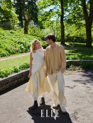 Josefine Frida Pettersen Instagram - Husker du da hele Norge ventet på at William skulle svare?

10 år siden SKAM tok oss med storm. Og Noora og William? De lever fortsatt i hjertene våre💛

Foto: @cathrinewessel 

#nooraandwilliam #skam #skamwilliam #skamnoora #ellenorge