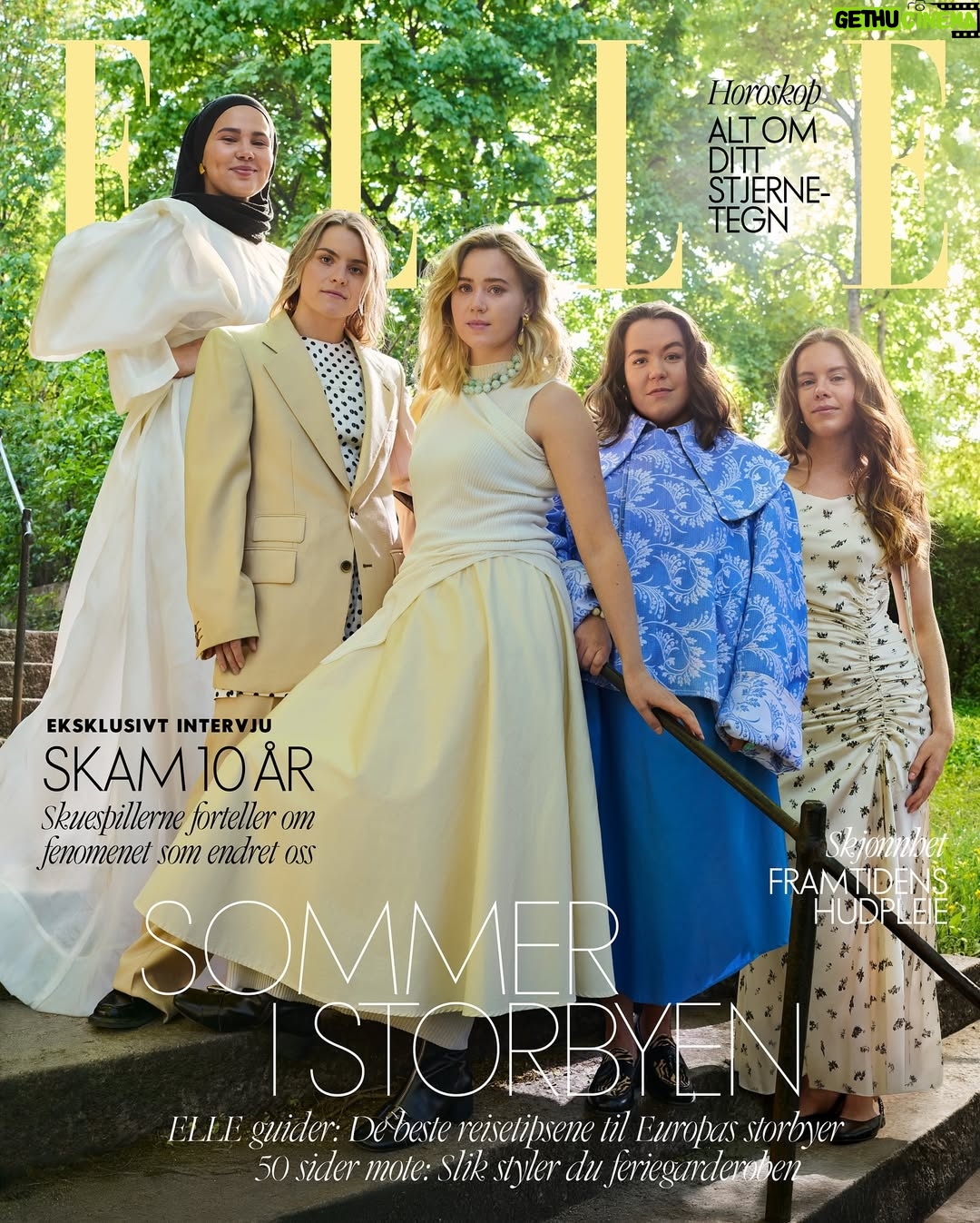 Josefine Frida Pettersen - 178.3K Likes - 💛 SKAM 10 år 💛

Skuespillerne fra den ikoniske serien er tilbake – og pryder vårt sommercover! ☀️🌿 Vi markerer 10-årsjubileet med et eksklusivt intervju om vennskap, endring og innflytelsen serien har hatt. 

📍  våre beste storbytips, sommermote og fremtidens hudpleie!

Magasinet kan kjøpes i butikk fra og med fredag, eller så kan du abonnere på ELLE.no allerede nå! 

Foto: @cathrinewessel / Tinagent 
Styling: @alvabrosten / Style Management 
Stylingassistent: @vildebaardseth 
Makeup: @agnesgulbrandsen / Gevir / Style Management 
@sandrasiff / LW Agency 
Hår: @andresvklovstad / Gevir / Style Management 
Creative director: @vibsruud 
Tekst: @ckildebo @charlottesorvald