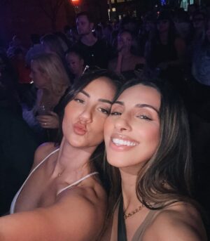 Joty Kaur Instagram - I don’t usually like to celebrate my birthday, especially after losing my dad. But I’m so thankful for the friends & family who never let me hide away and always want to celebrate me, even when I want to be lame. Libra season isn’t over yet, and I’m reminded that I’m blessed to be surrounded by so much love. Cheers! ♎️🙏🏽🎉

#libraseason #libra #birthday #love