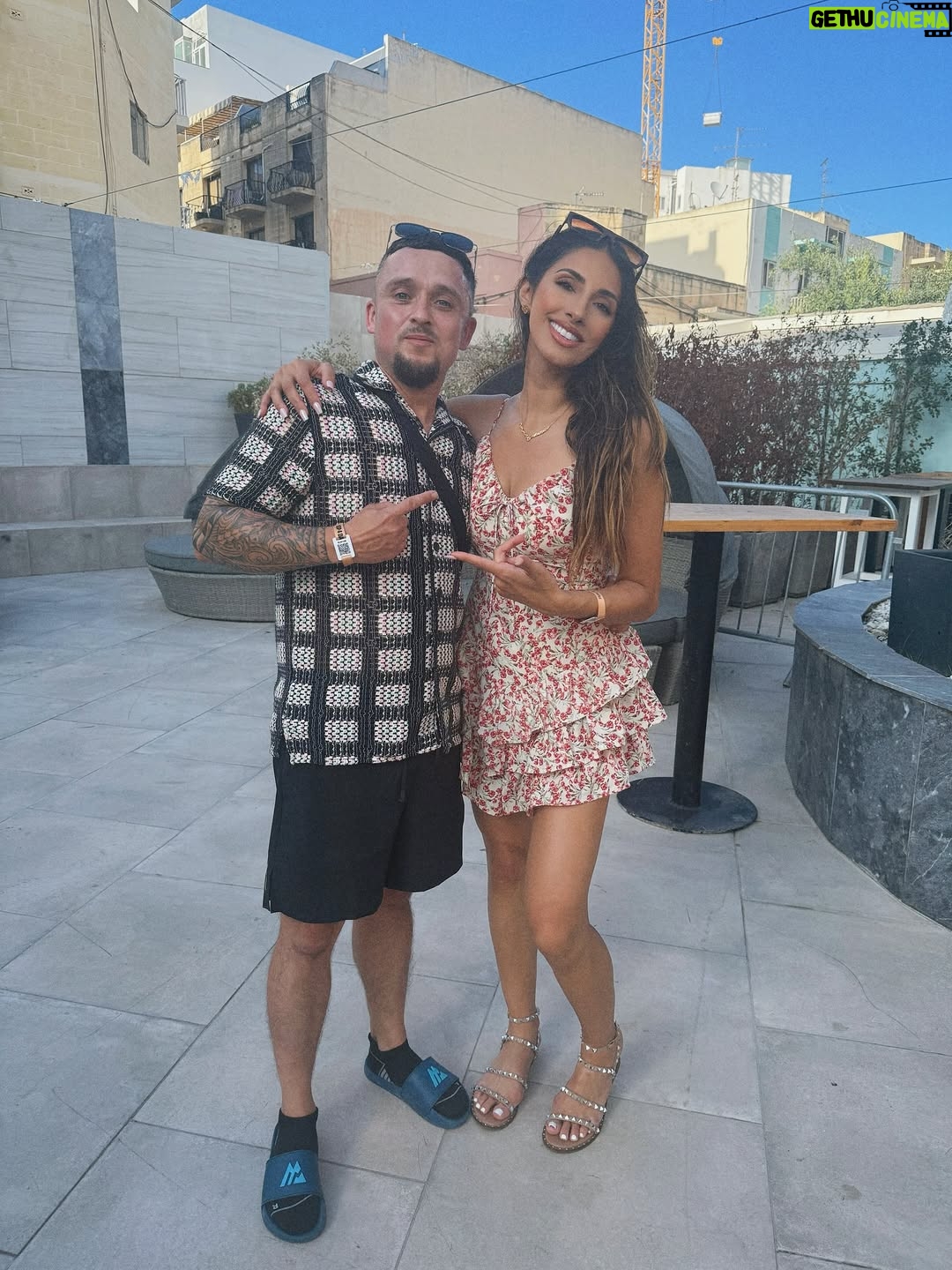 Joty Kaur - 3 Likes - Breaking Borders dump ✨ Too many memories to fit in one post and this still doesn’t capture it all. Grateful, blessed, and forever thankful for the WIBEZ, the music, and the moments with amazing people. TIL next time 🥂

#breakingborders #fun #friends #punjabimusic