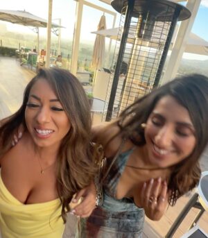 Joty Kaur Instagram - I don’t usually like to celebrate my birthday, especially after losing my dad. But I’m so thankful for the friends & family who never let me hide away and always want to celebrate me, even when I want to be lame. Libra season isn’t over yet, and I’m reminded that I’m blessed to be surrounded by so much love. Cheers! ♎️🙏🏽🎉

#libraseason #libra #birthday #love
