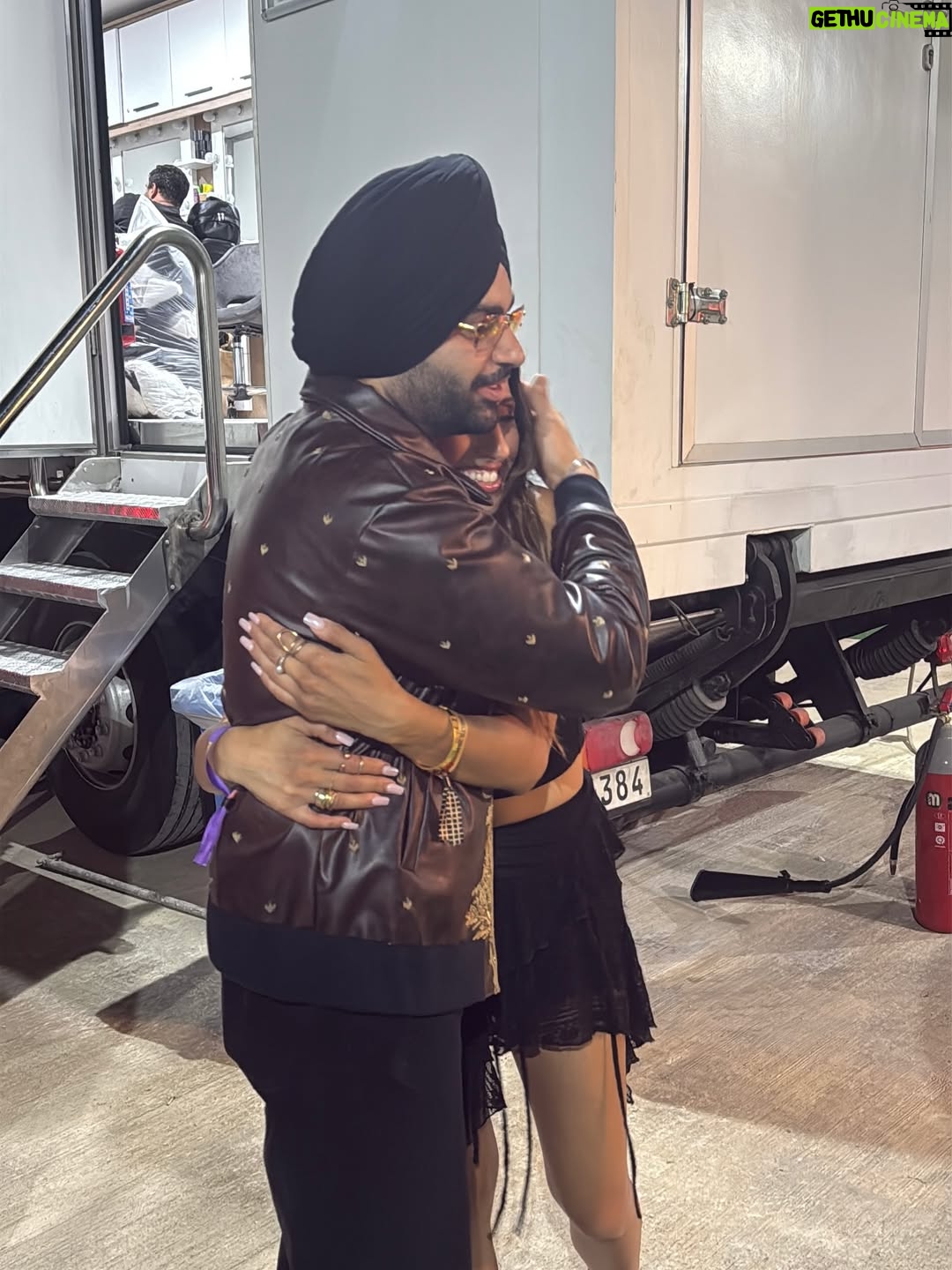 Joty Kaur - 3 Likes - Breaking Borders dump ✨ Too many memories to fit in one post and this still doesn’t capture it all. Grateful, blessed, and forever thankful for the WIBEZ, the music, and the moments with amazing people. TIL next time 🥂

#breakingborders #fun #friends #punjabimusic