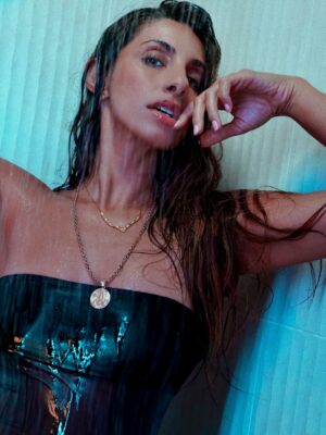 Joty Kaur Instagram - Today’s my Birthday & I’m truly thankful. Thankful for the life I live. Thankful for the Woman I’ve become. Thankful for the people I have in my circle. Thankful for everyone who shows me love. Thankful for the haters who remind me l’m worth watching. Thankful for my parents and every sacrifice they made to bring me here, so I could choose my own path and live this life with more freedom than they ever could. Thankful for the lessons, the growth, and the GLOW UP that only gets better with age... SHIET (hair flip)

Happy Birthday to me! It’s Libra season baby! 🥂♎️

📸 @montanajadelee 

#birthday #libra #photoshoot #bollywood