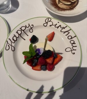 Joty Kaur Instagram - I don’t usually like to celebrate my birthday, especially after losing my dad. But I’m so thankful for the friends & family who never let me hide away and always want to celebrate me, even when I want to be lame. Libra season isn’t over yet, and I’m reminded that I’m blessed to be surrounded by so much love. Cheers! ♎️🙏🏽🎉

#libraseason #libra #birthday #love
