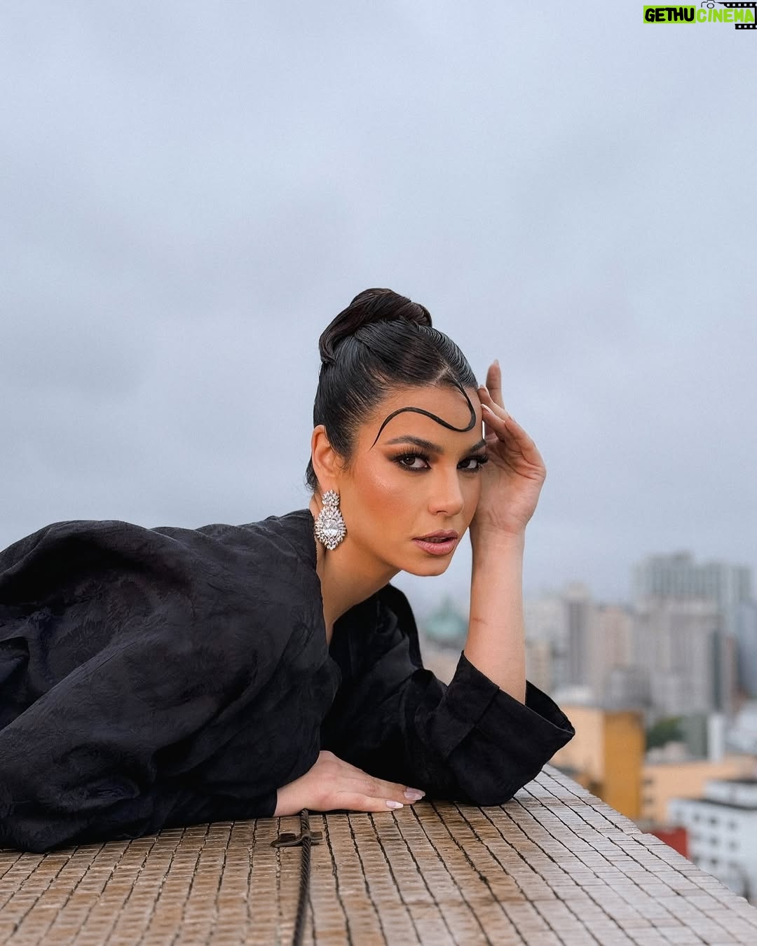 Julia Gama - 7K Likes - 🖤

Produção de Conteúdo: @armandogadelha 
Beleza: @kaiquebarrosoficial 
Hair: @oficialpenna 
Jóias: @fenix.18k 
Direção criativa: @im.mkt