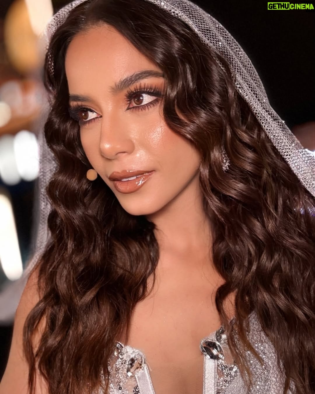 Julia Gama - 4.8K Likes - ¡Cerrando más este gran proyecto con @telemundo y @endemolshinebd llena de gratitud! ¡Llevo en mi corazón enseñanzas, crecimiento personal, nuevas amistades y muchas ganas de vivir todo lo que viene por delante con ustedes, MissAmores! Por todo este cariño y por el apoyo que me han brindado cada día, a los que ya estaban conmigo y acá siguen, y a los que llegaron nuevos por poder conocerme más en hermoso proyecto, ¡les doy las gracias! Siempre es todo hecho por ustedes y para ustedes y les llevo conmigo como lo mejor de esta experiencia. ¡Les quiero a mi lado, porque vamos juntos por más! Los amo! 

Outfit: @jk_tolentino_mexico 
Showroom: @buffoni_theshowroom 
Hairstyle: @guille_cortesr 
Makeup: @lumoramua