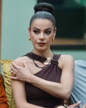 Julia Gama Instagram - Julia salió con la cabeza en alto de La Casa 👑 🫶🏻¿Qué es lo que más extrañarás de ella? #LCDLFAllStars