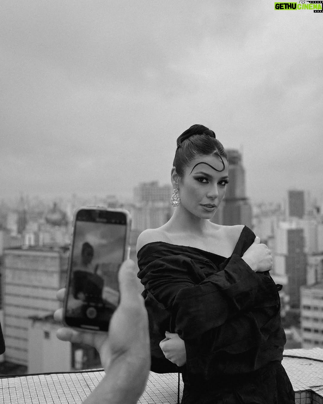 Julia Gama - 7K Likes - 🖤

Produção de Conteúdo: @armandogadelha 
Beleza: @kaiquebarrosoficial 
Hair: @oficialpenna 
Jóias: @fenix.18k 
Direção criativa: @im.mkt
