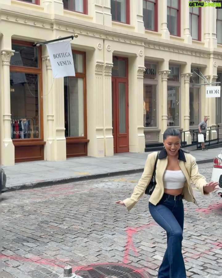 Julia Kelly - 11.8K Likes - Real good jeans