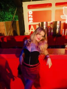Actress Julia Simoura HD Photos and Wallpapers August 2025