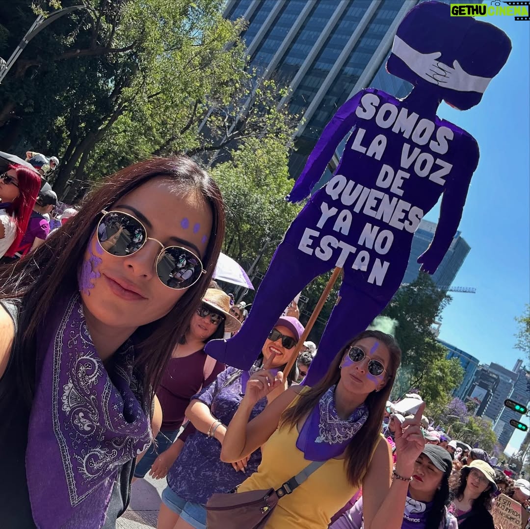 Julieta Grajales - 4K Likes - Una persona feminista es cualquiera que reconozca la igualdad y la plena humanidad en mujeres y hombres.
💜🪬✨✨ 💜🪬✨✨✨

El día que decidí habitar la ternura, la convertí en mi política.
“Por qué abrazarnos en este mundo tan hostil también es una forma de luchar”. By @tremendas.ec 

Las amo @fiona.hadassa @zoe.lika @borderhoppingvegan mis chicas preciosas.💜✨✨✨✨✨✨✨⚡️ #8m #8m2025 #8marzo  #feminist #feministart