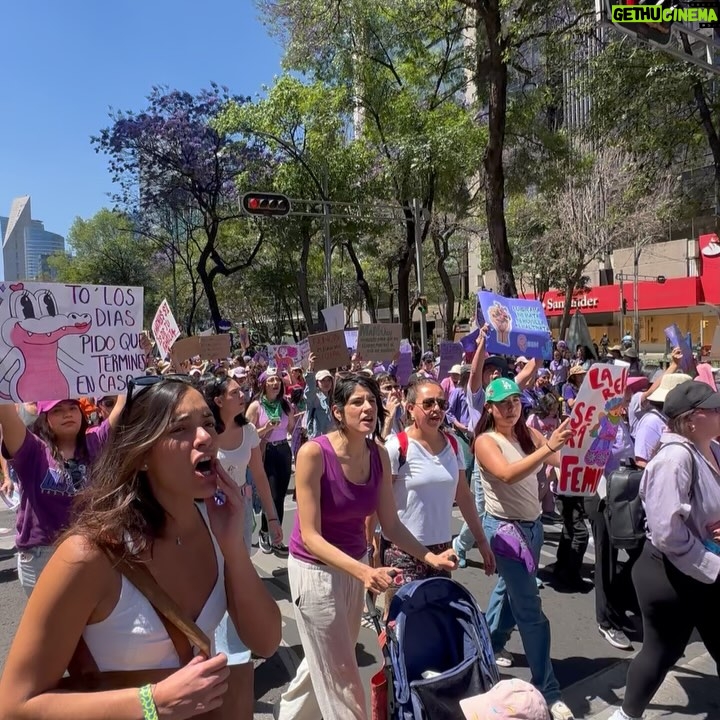 Julieta Grajales - 4K Likes - Una persona feminista es cualquiera que reconozca la igualdad y la plena humanidad en mujeres y hombres.
💜🪬✨✨ 💜🪬✨✨✨

El día que decidí habitar la ternura, la convertí en mi política.
“Por qué abrazarnos en este mundo tan hostil también es una forma de luchar”. By @tremendas.ec 

Las amo @fiona.hadassa @zoe.lika @borderhoppingvegan mis chicas preciosas.💜✨✨✨✨✨✨✨⚡️ #8m #8m2025 #8marzo  #feminist #feministart