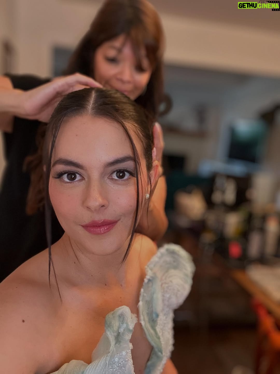 Julieth Restrepo - 4.6K Likes - English below⬇️
Ya lo he dicho antes y lo vuelvo a decir: No gané esa noche pero me siento ganadora. Estar nominada a mis primeros premios internacionales, a unos premios que significan tanto para los latinos en Estados Unidos, que celebran lo que aportamos a esta industria y que sobre todo le recuerdan al mundo que nuestras historias importan. Que orgullo tan grande el que siento de ser Colombiana y de ser latina. GRACIAS @imagenfound por el honor de nominarme este año al lado de mis heroínas. Fue una noche absolutamente mágica e inolvidable. 
Styling @alejandramunozg 
MU @kc_beautyandskin 
Hair @tildebymatilde 
Dress @lyenzo 🇨🇴
PR: @conscioushollywoodpr @kellee_plascencia 
Gracias al mejor partner in crime de vida por siempre estar ahí @szuleta te amo!!!! Y gracias @tarapirnia724 @speedyhazelnut @carl.thiel por ser los mejores cheerleaders! 
.
I’ve said it before and I’ll say it again: I didn’t win that night, but I feel like a winner. Being nominated for my first international awards, for awards that mean so much to Latinos in the United States, that celebrate what we contribute to this industry and, above all, remind the world that our stories matter. I feel so proud to be Colombian and Latina. THANK YOU @imagenfound for the honor of nominating me this year alongside my heroines. It was an absolutely magical and unforgettable night.