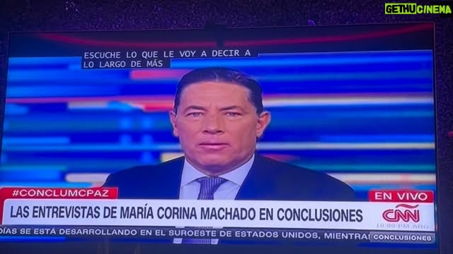 Jullye Giliberti - 1.8K Likes - Que día que orgullo Bravooooo!!!! 
Este reconocimiento a esa mujer tan grande y guerrera y amada por todos . Que orgullo se siente esa lucha por la democracia en contra de la dictadura venezolana @mariacorinamachado más que merecido y wowwwww HOY  una mujer latinoamericana ganadora del Premio Nobel de la Paz . Wow .

Todo lo has dado por Venezuela gracias por cada sacrificio y ese trabajo, Fe y amor por Venezuela 🇻🇪 Graciassss @mariacorinamachado 
Hoy todos los venezolanas reconfirmamos que ha valido la pena y que el mundo está consciente de cada sufrimiento y cada movimiento por nuestro país . 

No puedo dejar de darte también las gracias a ti mi amor por tantos años informando , desde Venezuela , desde Colombia y desde aquí porque has sido para mí y para muchos la voz de ella y de tantos e incluso la de los venezolanos para lograr la paz y la democracia en mi país @fdelrincon Graciasssss por ser la voz , dar el espacio la vida y estar siempre . Gracias por contar la historia y darle voz a todos tantos años . ( tu programa me dio un dejavú .) 
Son demasiados años pero honor a quien honor merece… hasta el final porque se que algún día podremos cantar el gloria al Bravo  pueblo y Venezuela será libre otra vez . Y ahí estaremos regresaré y contigo y con todos . 

Lloro viendo tu programa hoy . Pero de paz y agradecimiento, más que nunca con FE . 

#VenezuelaLibre