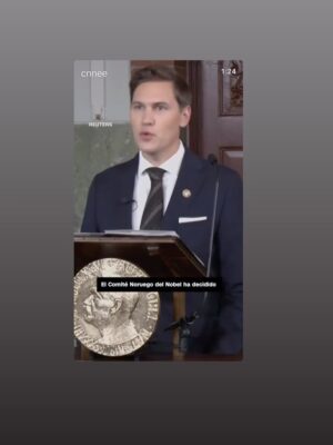 Jullye Giliberti Instagram - Esto es Histórico @mariacorinamachado todos lloramos agradecemos y sentimos ese premio tanto como la paz y la democracia que deseamos para nuestro país , ha sido mucho pero todos lo sabemos saldremos de esta dictadura que tanto daño ha hecho . 
Cada esfuerzo cada marcha cada lágrima de los venezolanos ha valido la pena , esta es la muestra más grande de que nada ha sido en vano , nunca dejemos de creer . 
Hoy agradezco y pido por nuestra libertad esperando nos regresen a nuestra Venezuela.
Venezuela libre Venezuela 🇻🇪 en paz. 

#premionobeldelapaz @mariacorinamachado @cnnee @fdelrincon #TEAMOVENEZUELA
