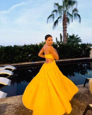 Jurnee Smollett Instagram - Thank you all for the lovely birthday messages. I feel so loved! Thanks to @airbnb, my family and I finally made it out of the group chat and celebrated in Cabo, making unforgettable memories! They treated us to a stunning home and delicious private Chef Service for my bday dinner.
We shared a lot of firsts as a family:
-First time driving a golf cart āļø
-First time trying rattlesnake tequila (with my mom) ...she was not a fan āļø
-First time doing shots with my mother (she hated itš¤Ŗ) āļø
-First time going to the beach with my mother as adult āļø( she hates sand and doesnāt swim haha but enjoyed herself this time)