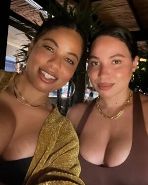 Jurnee Smollett Instagram - Thank you all for the lovely birthday messages. I feel so loved! Thanks to @airbnb, my family and I finally made it out of the group chat and celebrated in Cabo, making unforgettable memories! They treated us to a stunning home and delicious private Chef Service for my bday dinner.
We shared a lot of firsts as a family:
-First time driving a golf cart āļø
-First time trying rattlesnake tequila (with my mom) ...she was not a fan āļø
-First time doing shots with my mother (she hated itš¤Ŗ) āļø
-First time going to the beach with my mother as adult āļø( she hates sand and doesnāt swim haha but enjoyed herself this time)