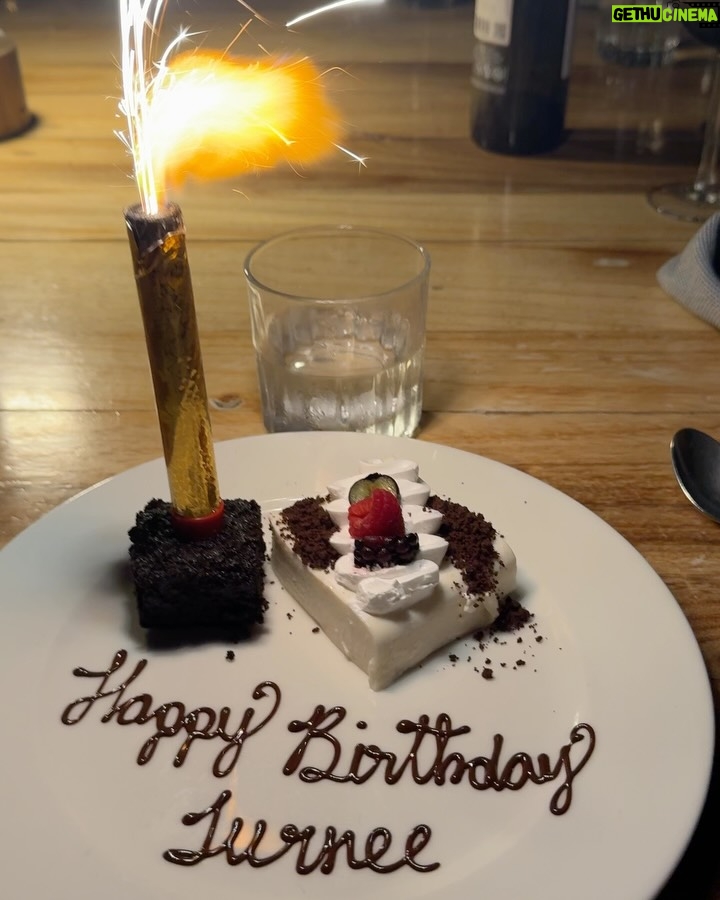 Jurnee Smollett - 140.8K Likes - Thank you all for the lovely birthday messages. I feel so loved! Thanks to @airbnb, my family and I finally made it out of the group chat and celebrated in Cabo, making unforgettable memories! They treated us to a stunning home and delicious private Chef Service for my bday dinner. 

We shared a lot of firsts as a family: 
-First time driving a golf cart ✔️
-First time trying rattlesnake tequila (with my mom) ...she was not a fan ✔️
-First time doing shots with my mother (she hated it🤪) ✔️
-First time going to the beach with my mother as adult ✔️( she hates sand and doesn’t swim haha but enjoyed herself this time)