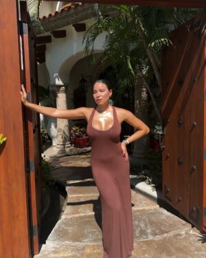 Jurnee Smollett Instagram - Thank you all for the lovely birthday messages. I feel so loved! Thanks to @airbnb, my family and I finally made it out of the group chat and celebrated in Cabo, making unforgettable memories! They treated us to a stunning home and delicious private Chef Service for my bday dinner.
We shared a lot of firsts as a family:
-First time driving a golf cart āļø
-First time trying rattlesnake tequila (with my mom) ...she was not a fan āļø
-First time doing shots with my mother (she hated itš¤Ŗ) āļø
-First time going to the beach with my mother as adult āļø( she hates sand and doesnāt swim haha but enjoyed herself this time)