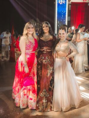 Justine Ezarik Instagram - Happy Diwali! I had the best time this weekend at @lilly’s Love & Light party! Such a magical time with lots of friends, food, dancing and great vibes ✨ Thanks for the amazing event @lilly!! 🫶🏻

📸 @reelinitiative