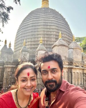 Jyothika Instagram - Blessed to have visited the sacred Shakti peethas of Kolhapur Mahalakshmi and Kamakhya during the auspicious new year !
Starting my next film… I thank you for your love and blessings always.🙏😇