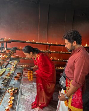 Jyothika Instagram - Blessed to have visited the sacred Shakti peethas of Kolhapur Mahalakshmi and Kamakhya during the auspicious new year !
Starting my next film… I thank you for your love and blessings always.🙏😇