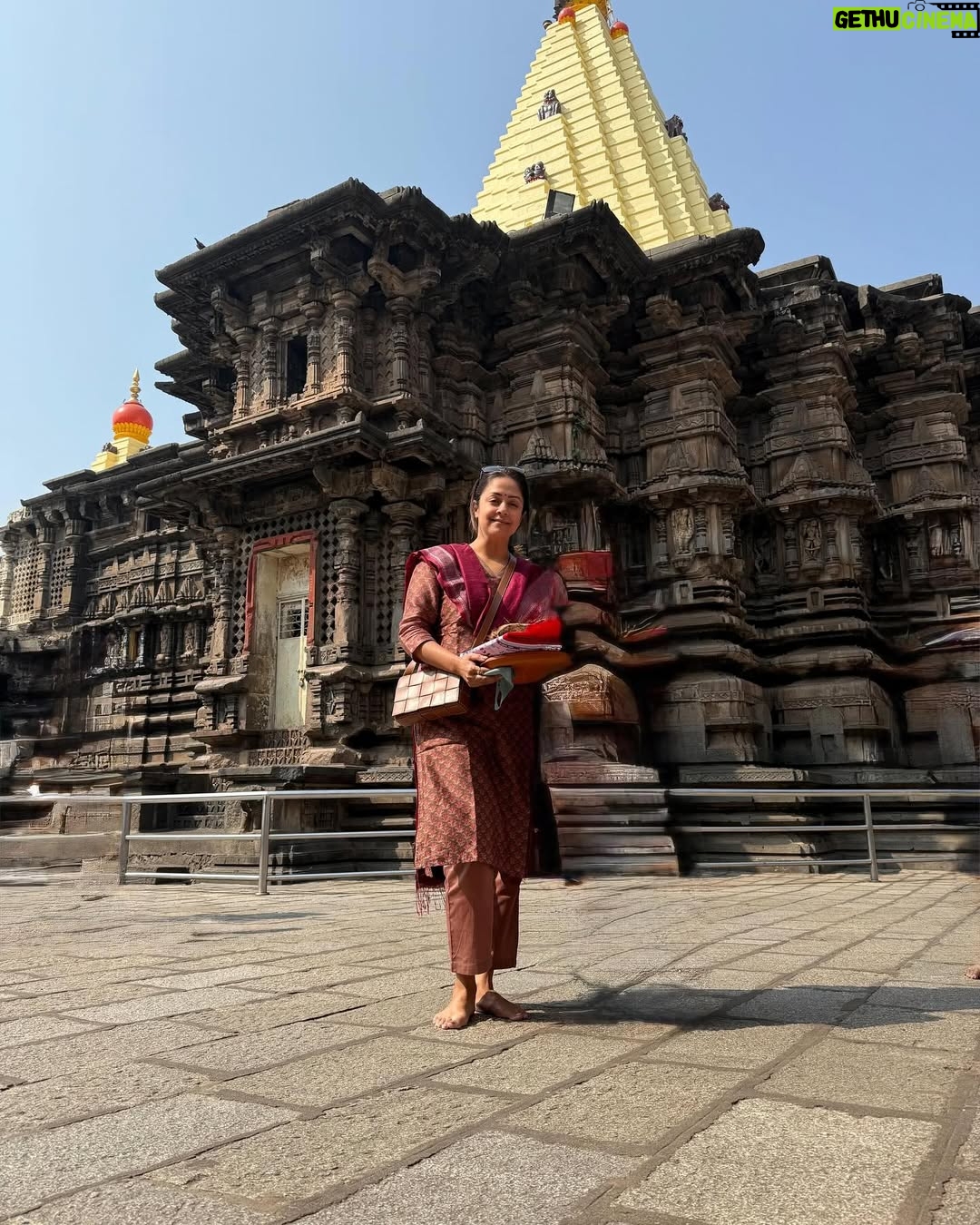 Jyothika - 4 Million Likes - Blessed to have visited the sacred Shakti peethas of Kolhapur Mahalakshmi and Kamakhya during the auspicious new year !
Starting my next film… I thank you for your love and blessings always.🙏😇