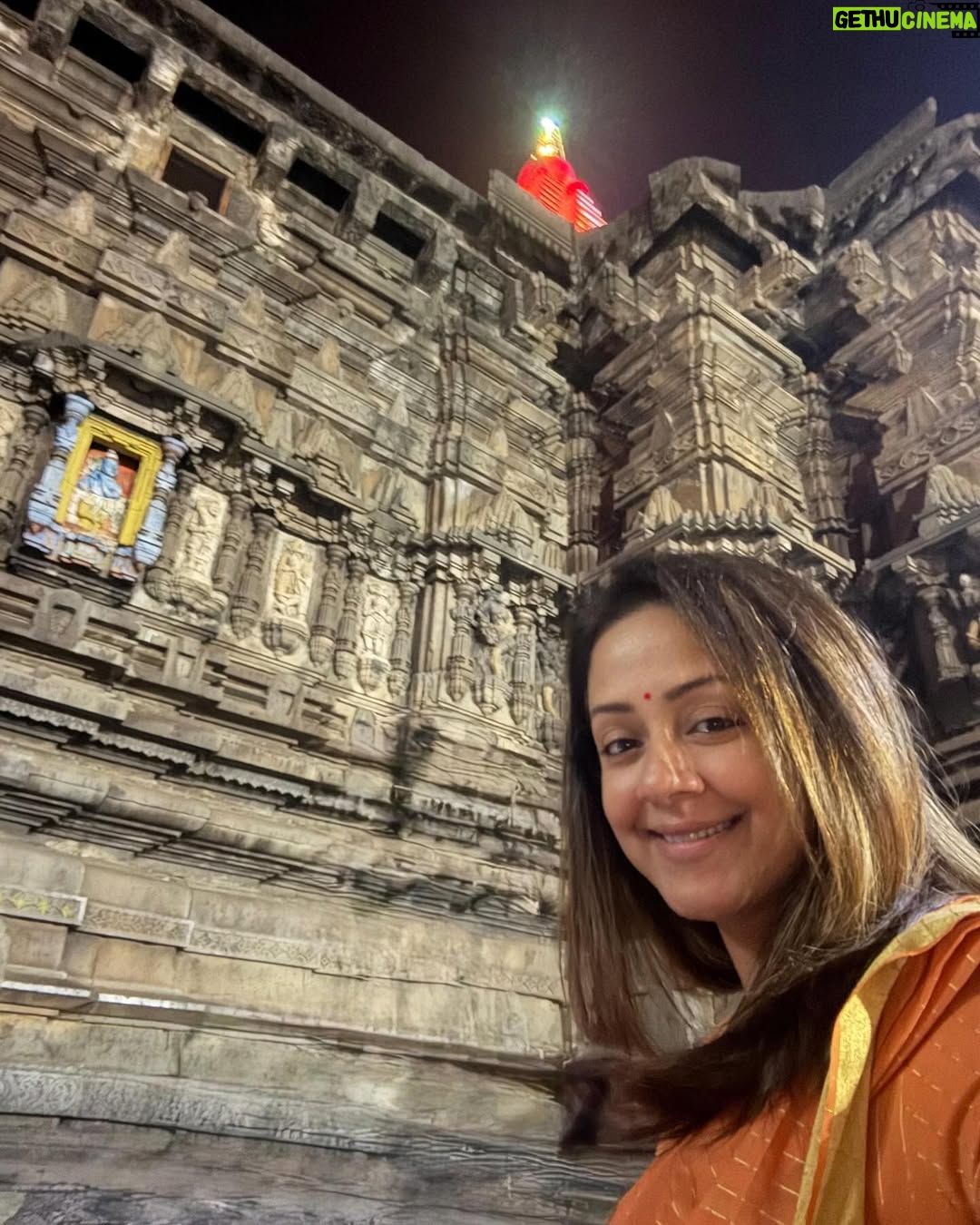 Jyothika - 4 Million Likes - Blessed to have visited the sacred Shakti peethas of Kolhapur Mahalakshmi and Kamakhya during the auspicious new year !
Starting my next film… I thank you for your love and blessings always.🙏😇