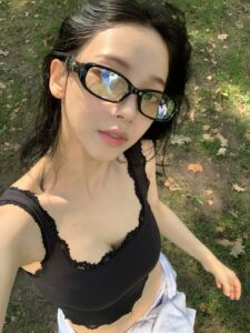 Actress KARINA HD Photos and Wallpapers October 2025