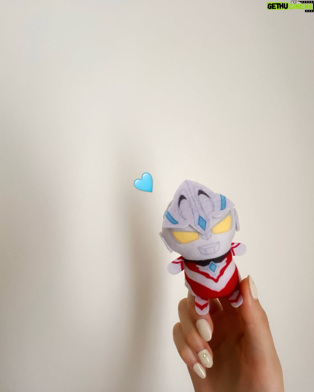 Kaho Mizutani - 6.4K Likes - ウルトラマンアーク
グランドフィナーレでした💠
これまでアークを応援してくださった皆さま、
愛をくださった皆さま、本当にありがとうございました！！
リンを演じられた経験は宝物です。さよならリン！また会おうね！
なんか見覚えあるなと思ったら、うちにもいましたチビアーク👶🏻
#ウルトラマンアーク#ウルトラマンオメガ