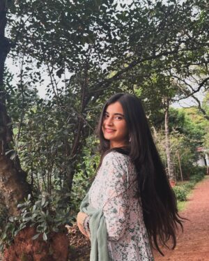 Kairavi Dayal Instagram - 🌻📒✨💛🎗️
#explorepage #explore