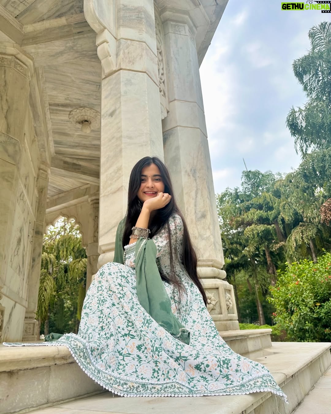 Kairavi Dayal - 17.4K Likes - 🌻📒✨💛🎗️

#explorepage #explore