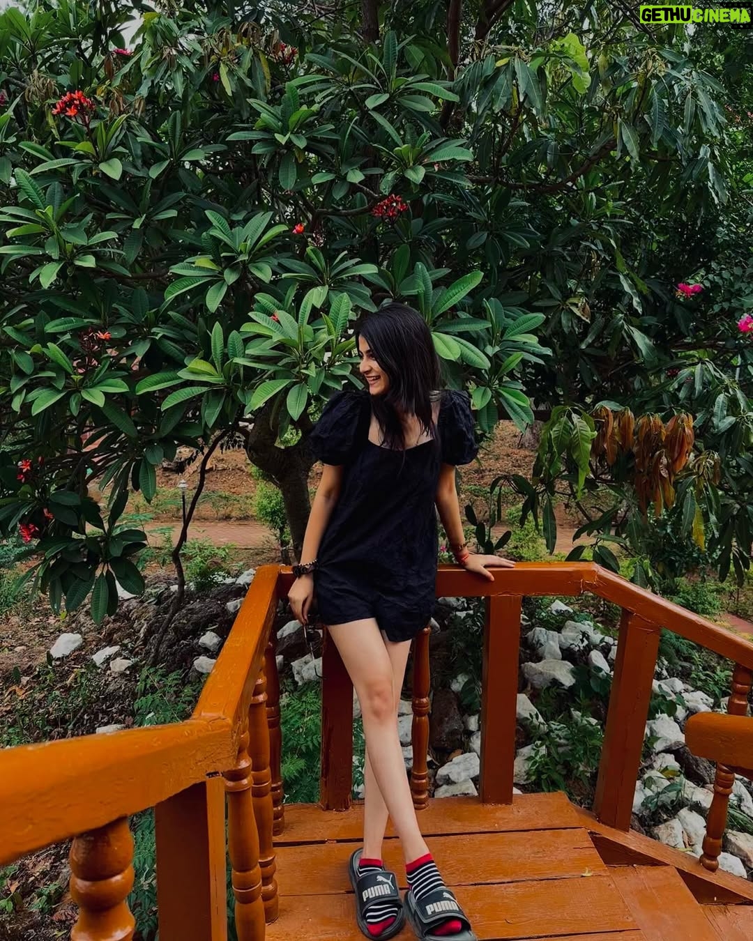 Kairavi Dayal - 14.7K Likes - Slippers twice my size? Yessir.